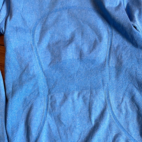 Lululemon light blue lightweight running shirt. Stretchy Lycra blend. Size S - Picture 2 of 7